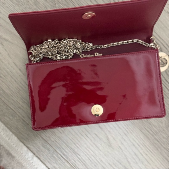 Lady Dior Pouch
Cherry Red Patent Cannage Calfskin - Picture 5 of 11
